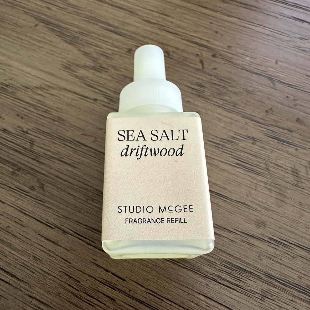 Pura - Studio McGee Sea Salt Driftwood Fragrance Refill